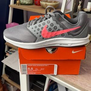 New in box women’s Nike shoes